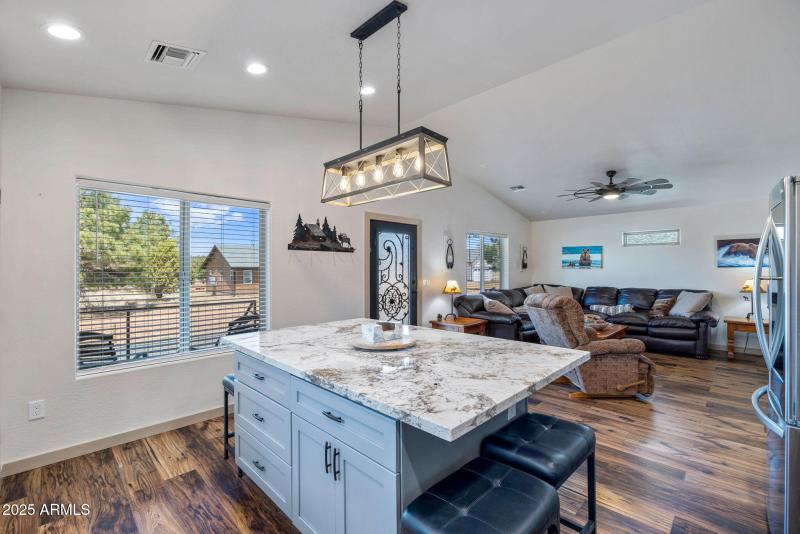 2231SitgreavesDr-Overgaard-AZ-10