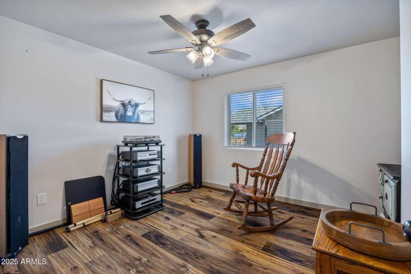 2231SitgreavesDr-Overgaard-AZ-11