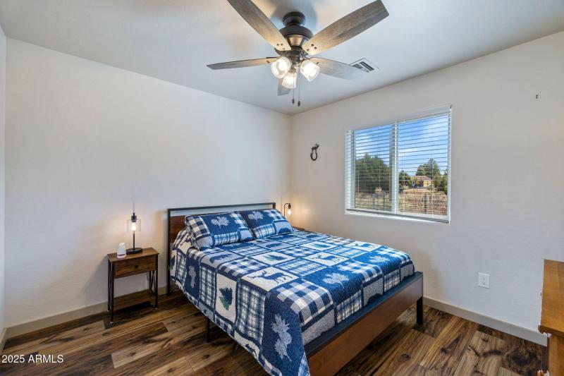 2231SitgreavesDr-Overgaard-AZ-16