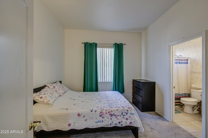 F dwnstair Bedroom 2.JPG (1)