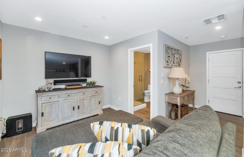 6990 E 6th St-large-021-036-6990 E 6th S