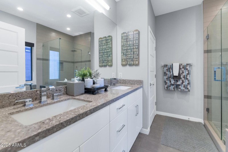 6990 E 6th St-large-029-010-6990 E 6th S