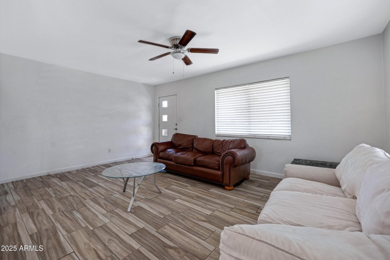 3426 W Maricopa St-7