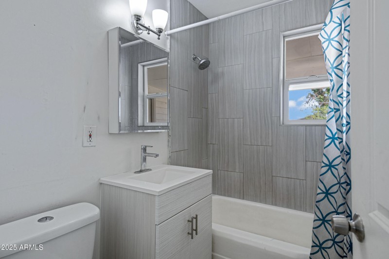 3426 W Maricopa St-16