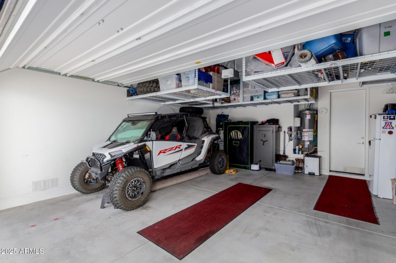 Spacious garage