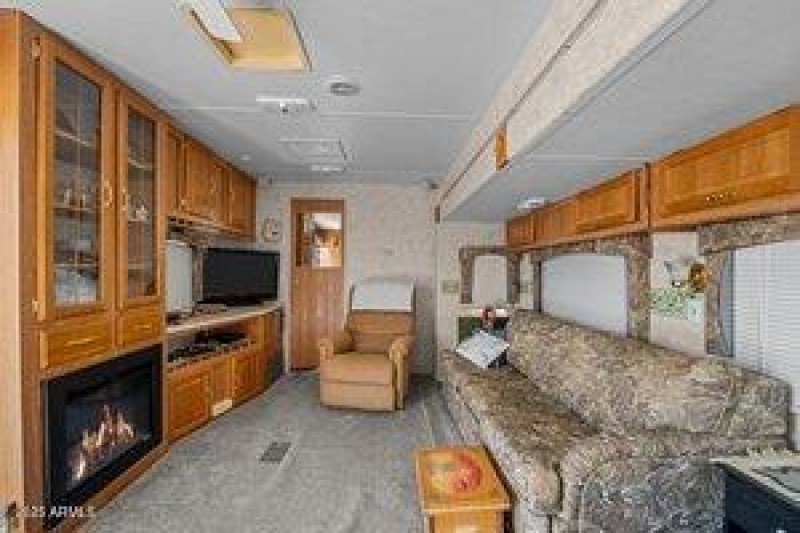 thumbnail-019698d3-5149-7338-a726-537176