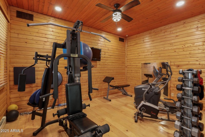 Gym/ bedroom/ office