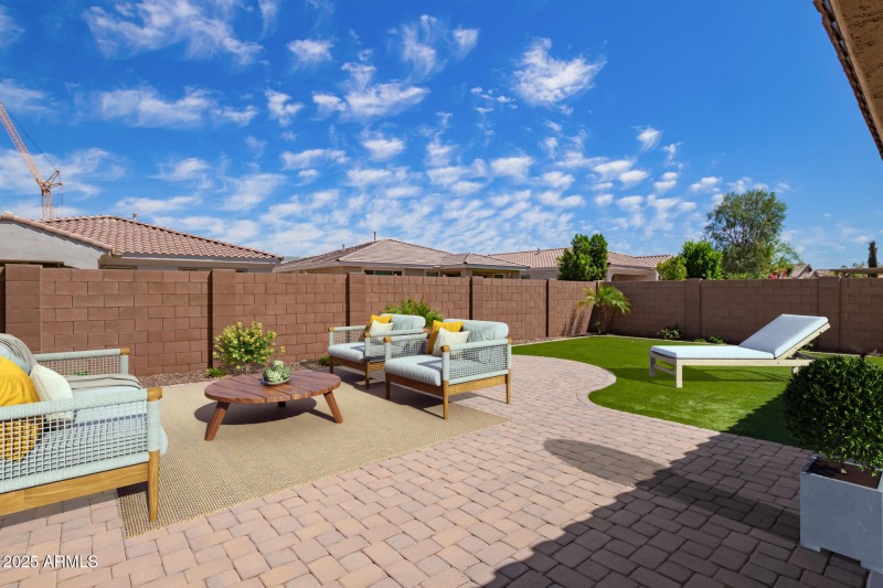 item_40 VS Watermark