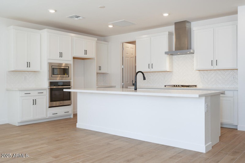 Tri Pointe Terraza 90 - Kitchen-1MLS