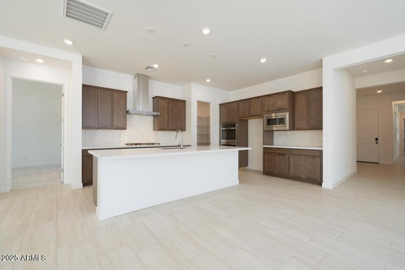 Tri Pointe Terraza 91 - Kitchen-2MLS