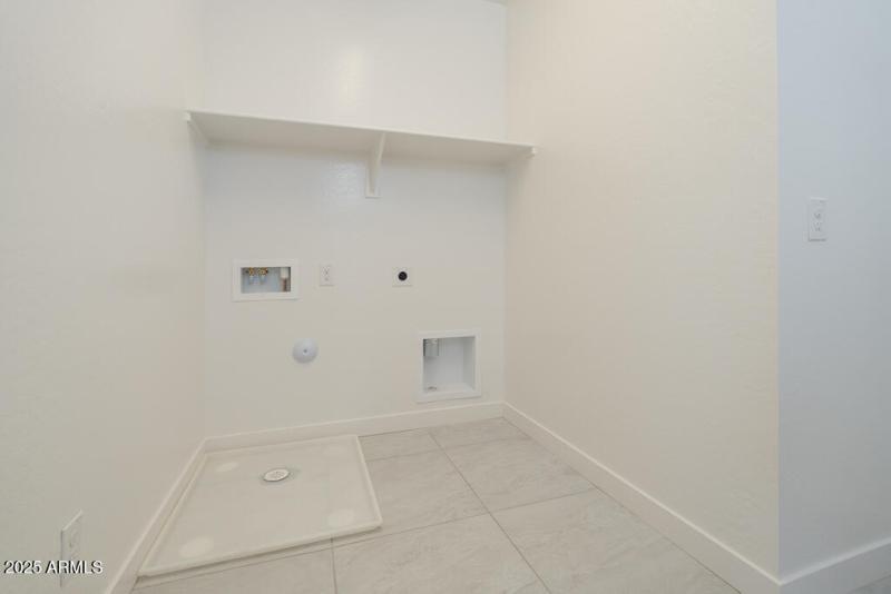 Tri Pointe Terraza 92 - Laundry-1MLS