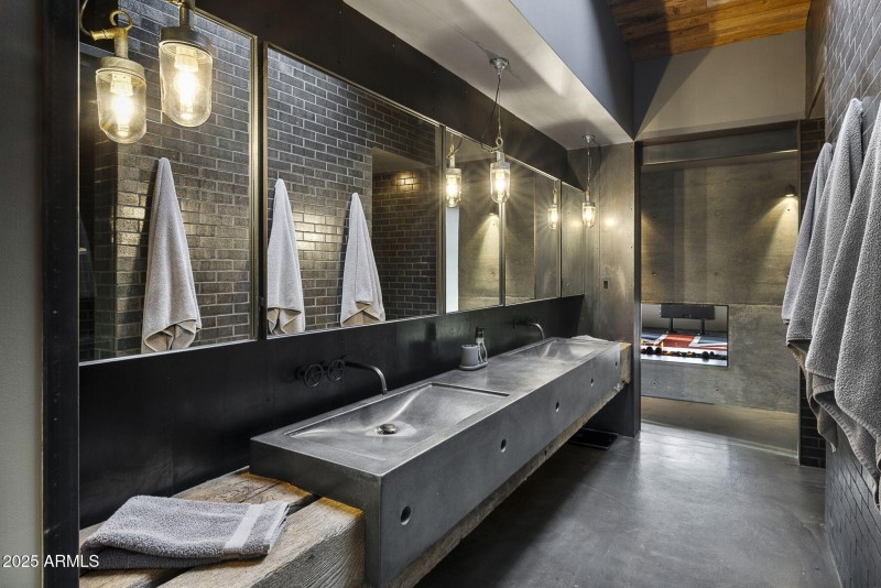 30-Primary Bathroom 2