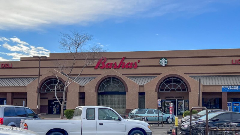 Bashas_731_E_Union_Hills_Dr_Phoenix_AZ_8