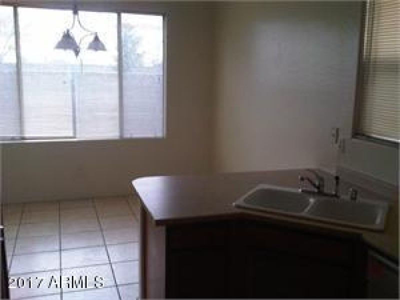 fe5bbd4ddc4f4787a292d528cef5299a_300x400