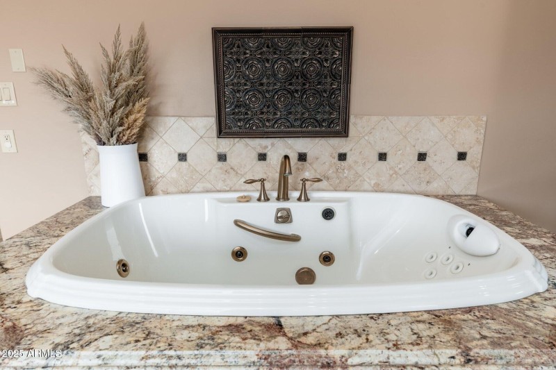 13206 N 64th St - 27