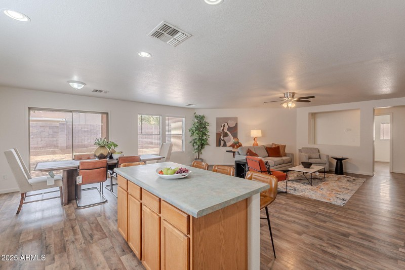 9-web-or-mls-Sunshine-9