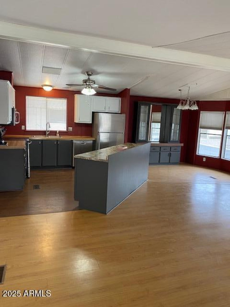 9427 E. University #48 Entry to Great Ro