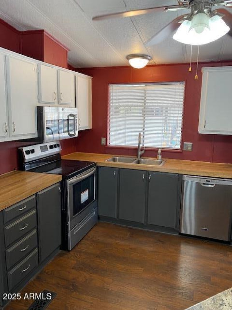 9427 E. University #48 Kitchen