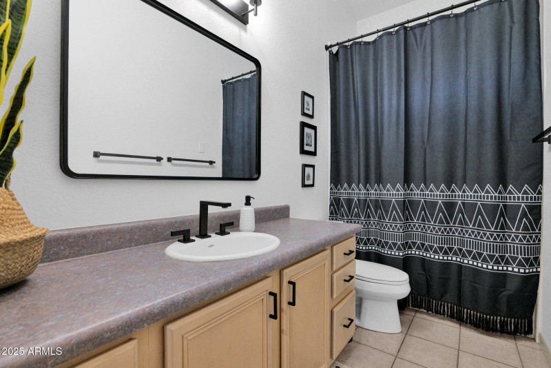 2nd Bathroom