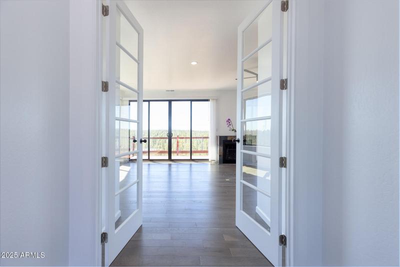 2943 E Lookout Ln (10)