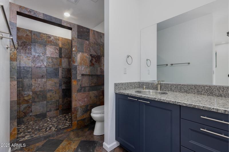 2943 E Lookout Ln (34)