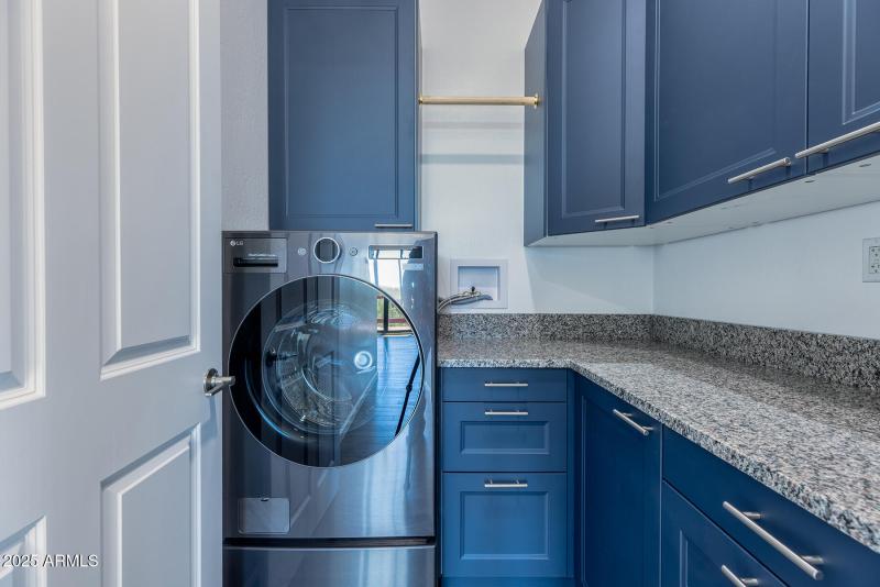 2943 E Lookout Ln (31)