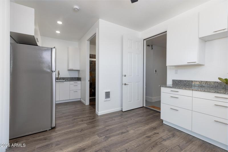 2943 E Lookout Ln (43)