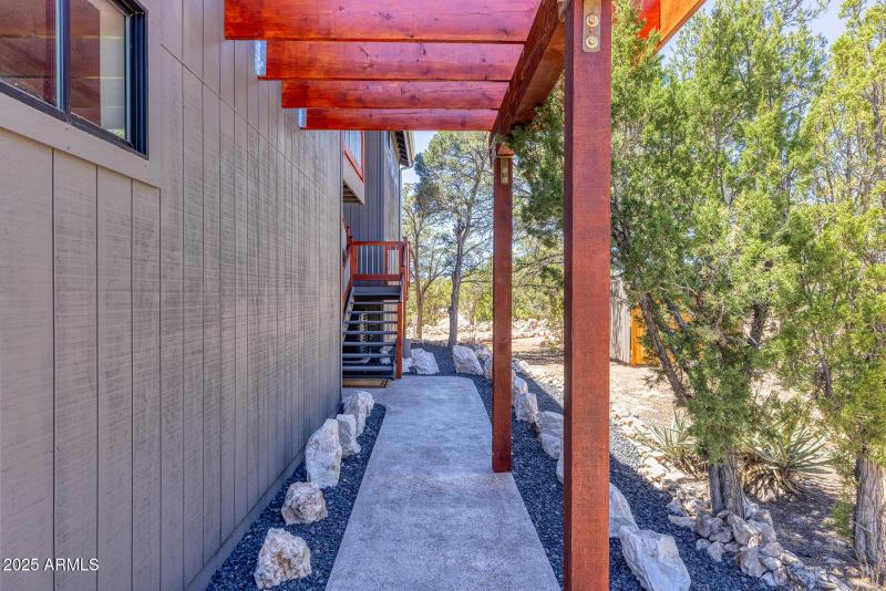 2943 E Lookout Ln (7)