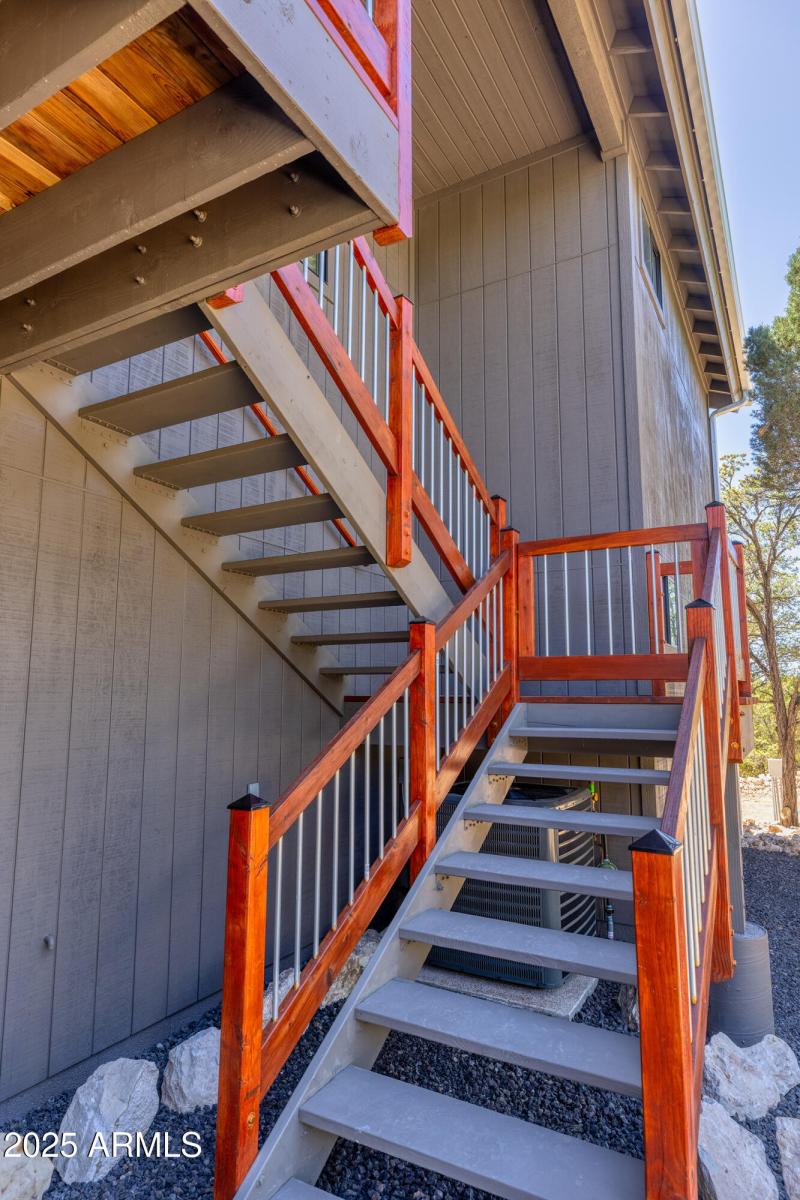 2943 E Lookout Ln (8)