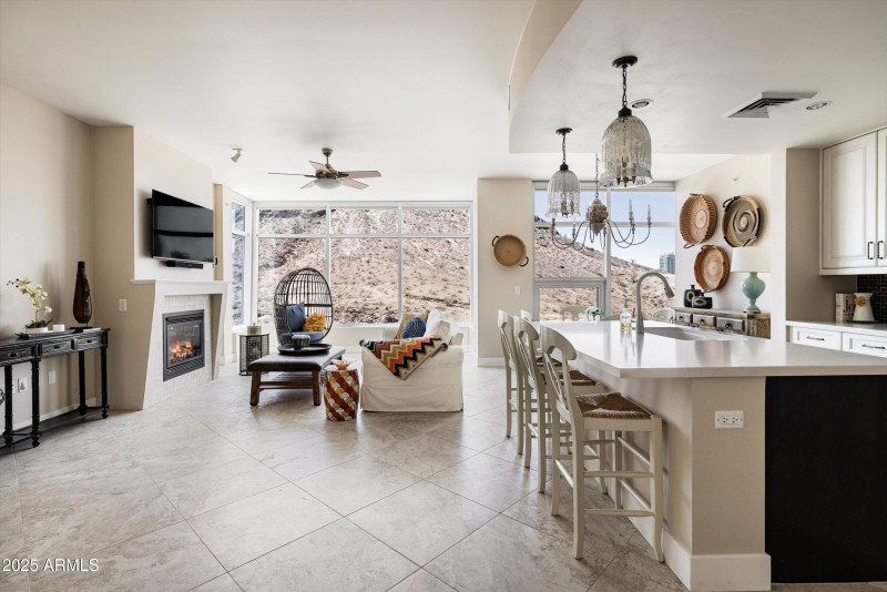 27-140 E Rio Salado Pkwy-30_05