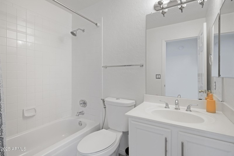 1248 E Briarwood Terrace-23