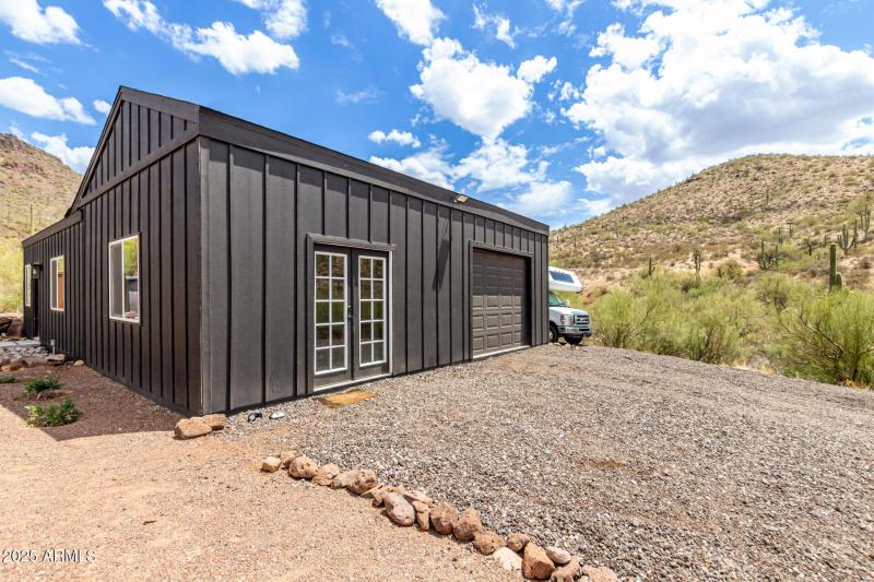 Detached Garage/Office/Suana