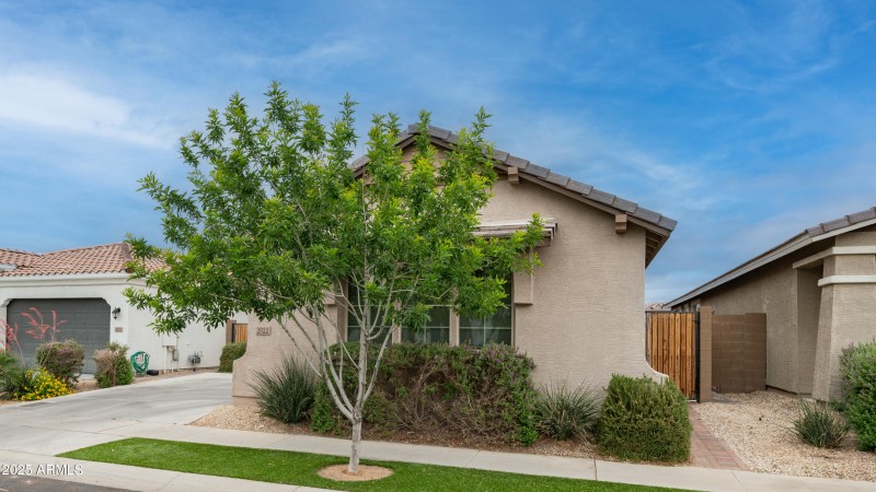 2822 E Hidalgo Ave Exterior Photos-3