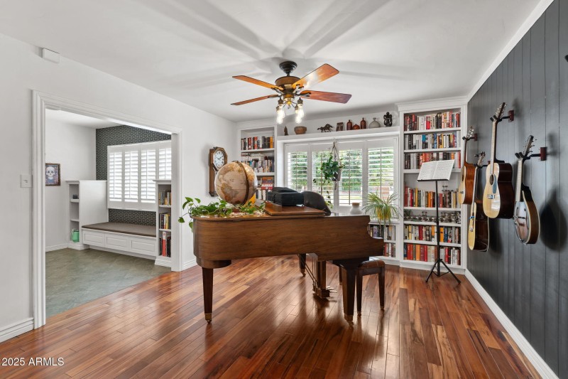 710 E Hayward Ave, Phoenix 85020