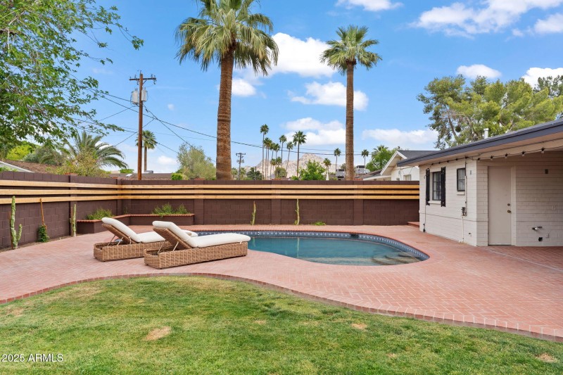 710 E Hayward Ave, Phoenix 85020