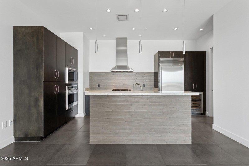 Sleek Modern Kitchen Design