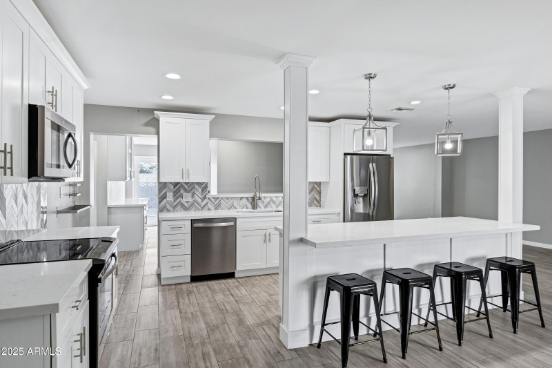 3046 E Glenrosa Ave-12