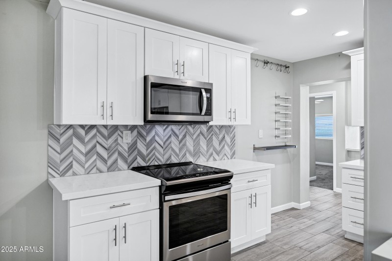 3046 E Glenrosa Ave-13