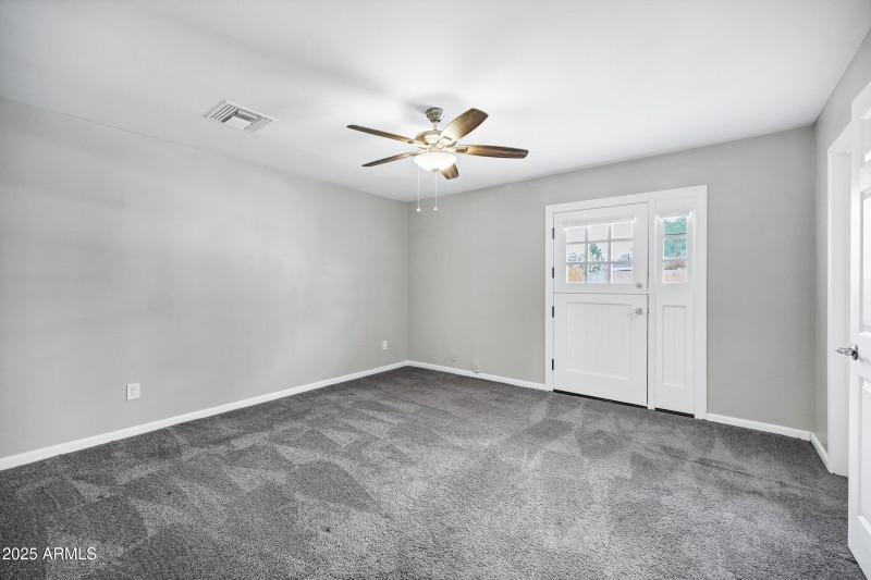 3046 E Glenrosa Ave-19