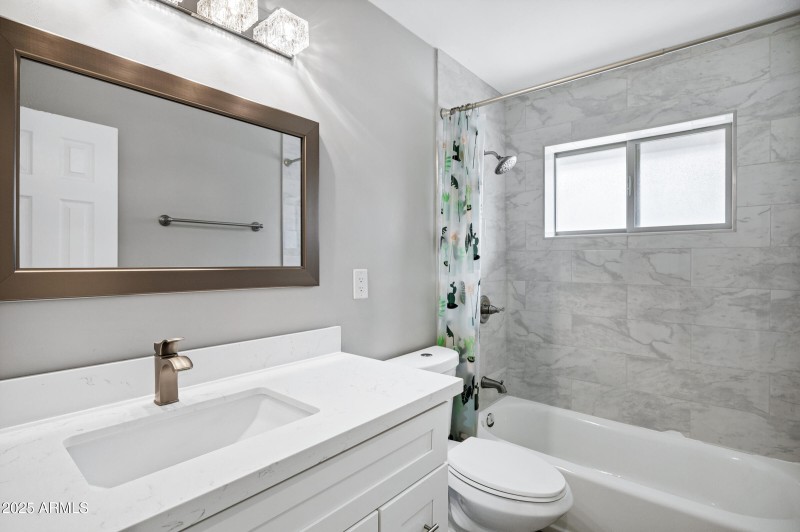 3046 E Glenrosa Ave-29