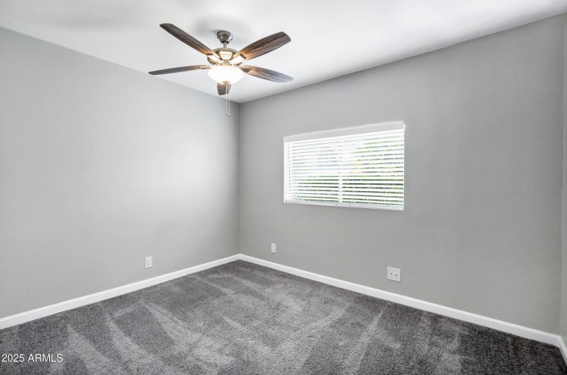 3046 E Glenrosa Ave-31