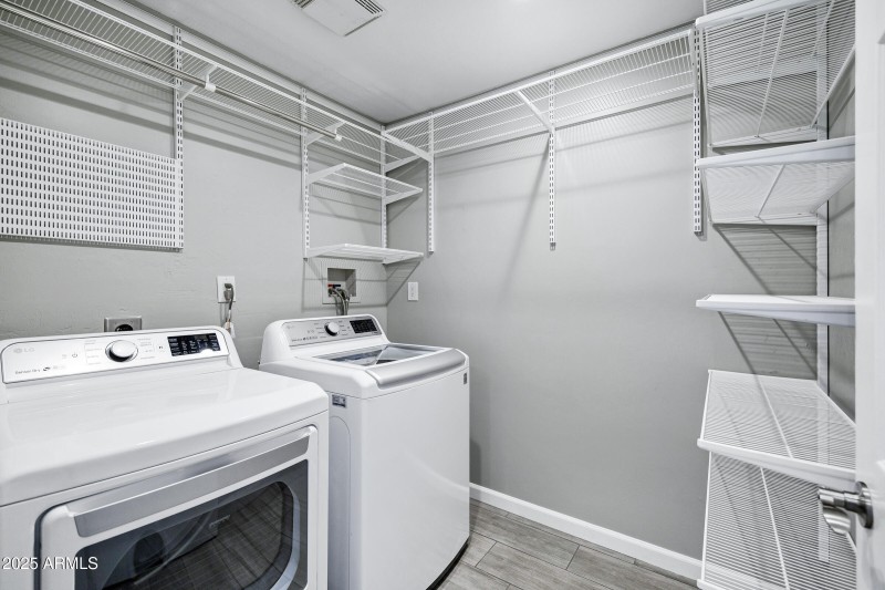 3046 E Glenrosa Ave-35