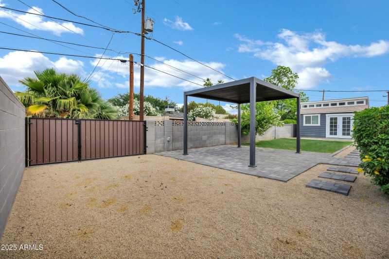 3046 E Glenrosa Ave-41