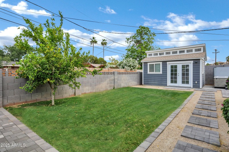 3046 E Glenrosa Ave-42