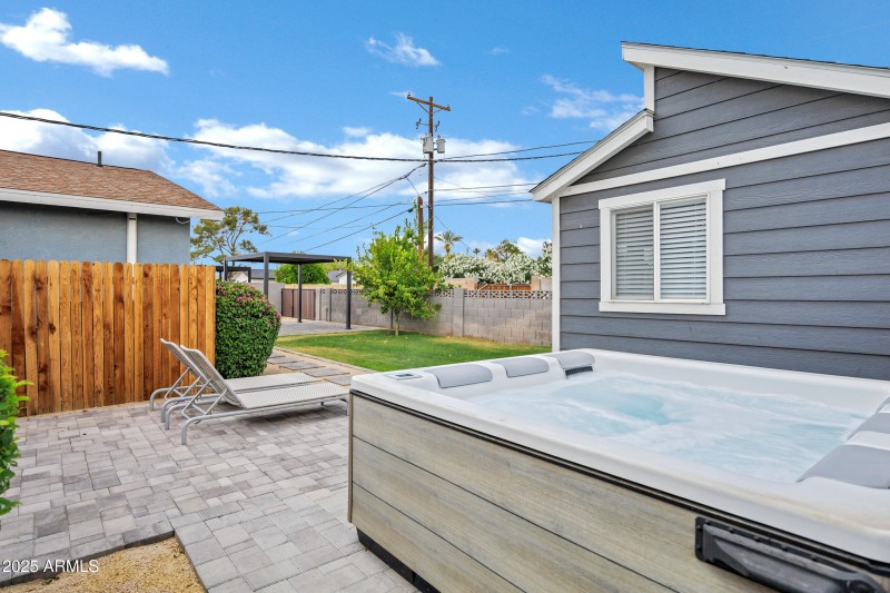 3046 E Glenrosa Ave-44