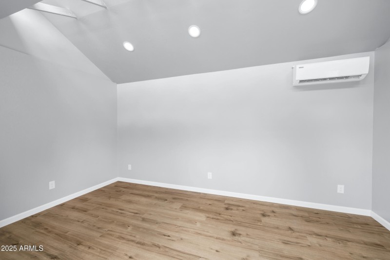 3046 E Glenrosa Ave-48