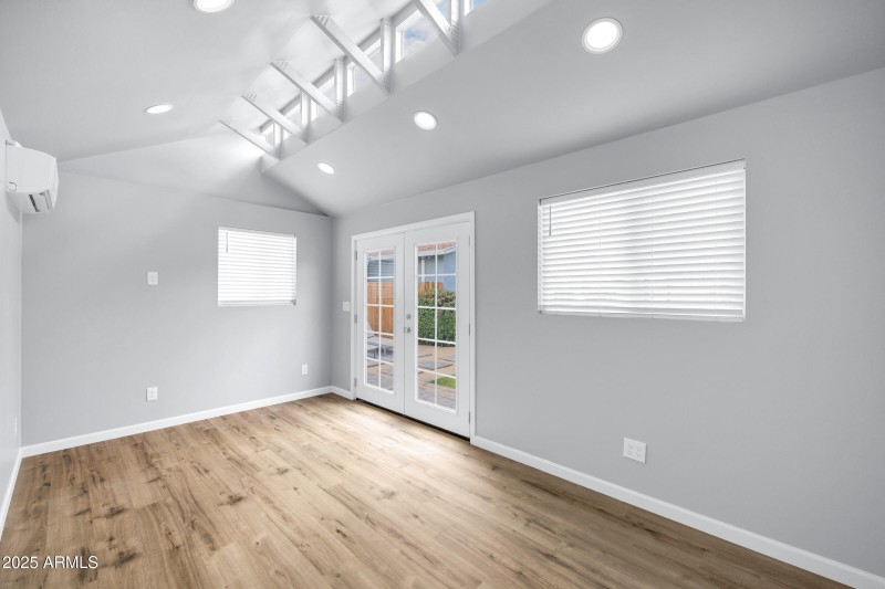 3046 E Glenrosa Ave-49