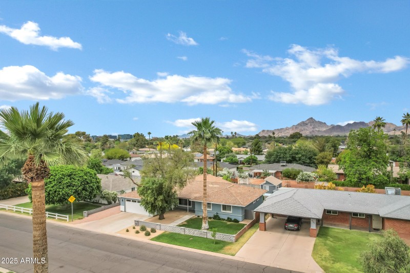 3046 E Glenrosa Ave-53