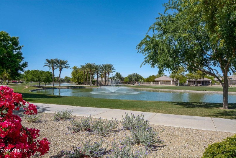 Sierra Verde Lake Walking Path