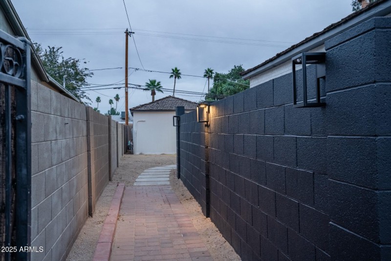 16th Ave Casita Private Entrance